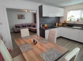 Lovely 2 Bedroom Modern Ground Floor Flat