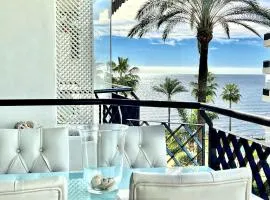 MI CAPRICHO BEACHFRONT- 3-7 Apartment with sea views