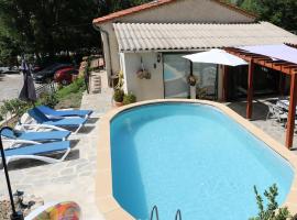 Maison Castellane Chambre d'Hotes B&B, hotel with pools in Castellane