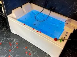 R.Suite