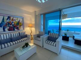 Beachfront Apt. W/3 beds Las Olas Juan Dolio, hotel in Guayacanes