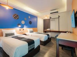Luck Thai Hotel, hotel in Chang Khlan, Chiang Mai