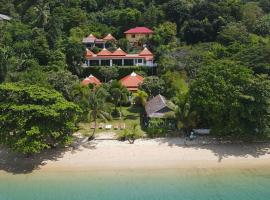 Soul Villas by The Beach - Phuket, hotel blizu znamenitosti Khaokhad View Tower, Panwa Beach