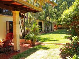 House in Barrio Herrera, homestay in Asunción