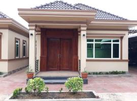 Serei Saophoan Villa Homestay, hospedagem domiciliar em Sisophon 