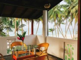 Paradise Beach House - 3 Bedrooms Apartment in Habaraduwa