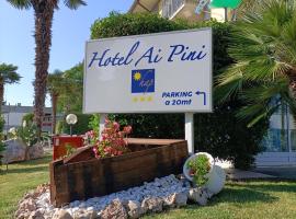 Hotel Ai Pini, hotel v Gradežu
