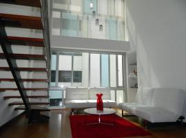 ItsaHome Apartments - Torre Aqua, מלון ליד El Jardin Mall, קיטו