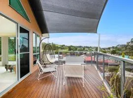 Villa Franco Pet Friendly 10 Mins Walk to Beach