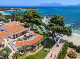 The Pelican Beach Resort & SPA - Adults Only: Olbia şehrinde bir tatil köyü