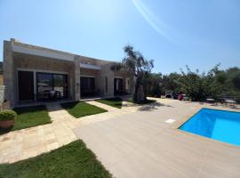 Zefiros Luxury Apartments, luxury hotel in Syvota