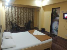 Hotel Tulsai, Restaurant & Bar, Bhavika Lodge, hotel in Pen