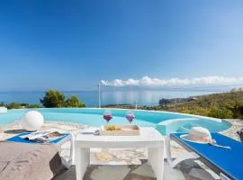 Villa vista mare con piscina a Sarmuci