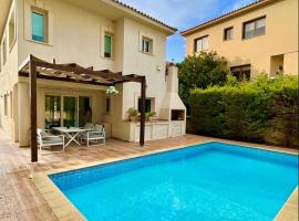 El Soleo Luxury Villa, alquiler vacacional en Limassol