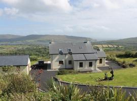 Stunning hideaway on the Wild Atlantic Way, rumah percutian di Knocknaud