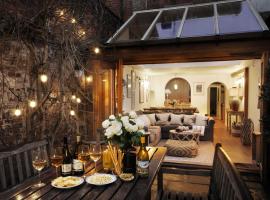 Dolls House - Luxury Townhouse *sleeps 10*, vacation home in Henley on Thames