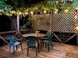 Willow Creek Hideaway with Deck, 1 Mi to River!