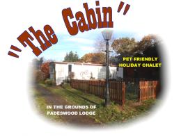 Brīvdienu māja 'The Cabin'. A cosy private & secure holiday home. pilsētā Padeswood