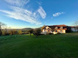 Hôtel les Bergeronnettes, hotel v destinaci Champagneux
