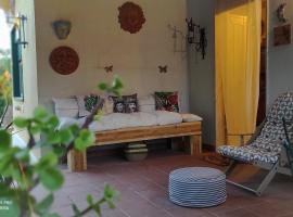 DONNA CATERINA HOUSE, hotel with pools in Pietraperzia