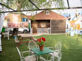 Bungalow Perotonar Ideal Para Familia Con Niños, Hotel in La Puebla de Cazalla