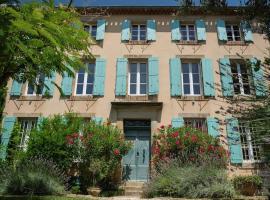 Le Manoir d'Amiel a secret 16 bedroom garden oasis for groups up to 30, hotel in Villegailhenc