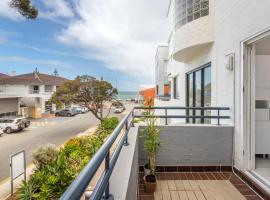 Cottesloe Waters Edge Apartment, pet-friendly hotel in Perth