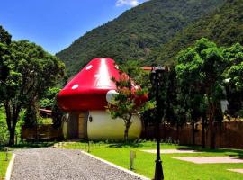 Mushroom Forest Guesthouse Camping Site, hotel near Guanyin Waterfall, Puli