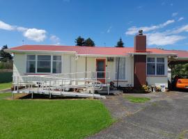 Ironsands Cottage, self-catering accommodation in Patea