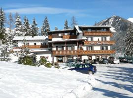 Hotel Cima Dodici, hotel in Vigo di Fassa