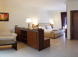 Suites & Residence Hotel、ポッツオーリのホテル