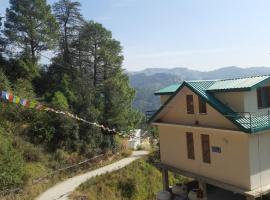 Aagaman Woods Homestay, hotel in Shimla