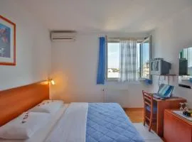 Rooms in Novalja with air conditioning, WiFi 3764-3