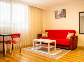 Colorful and Central Flat near Kulturpark Izmir، شقة في إزمير