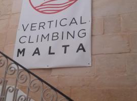 VERTICAL CLIMBING MALTA, loma-asunto kohteessa Qrendi