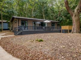 Woolverstone Marina and Lodge Park, vacation home in Ipswich