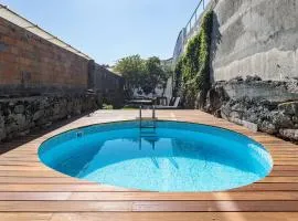 Almada Hideaway w/ AC & Private Pool by LovelyStay