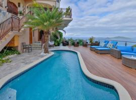 Cheerful 3 -bedroom villa with Pool, mökki kohteessa Tortola Island