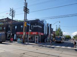 Casa Hotels, hotel blizu znamenitosti Greenwood Subway Station, Toronto