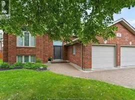3 Bedroom basement unit with Free Parking , WiFi.