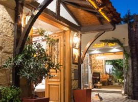 Arxontiko Hotel, hotel Mírinában