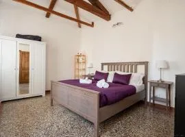 Ca' Giorgia Venice Apartment with Balcony