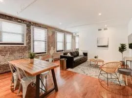 Super Central Location Historic but Modern