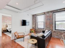Right on Main St with Historic Vibe!, hotel in Memphis