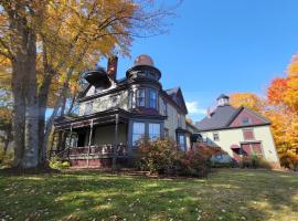 The Elizabeth Inn and Restaurant, Skiresort in Bethel