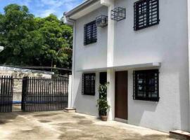 Sebastian’s Crib F, holiday rental in Dasmariñas