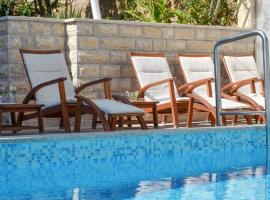 Apartments Inge, hotel in Seget Vranjica