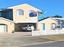 Palm Beach Guest House, holiday rental in Rockingham