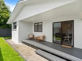 Garden Grove Gem - Lake Taupō Holiday Home