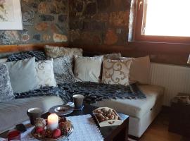 Mountain house, hotel with parking in Palaios Agios Athanasios